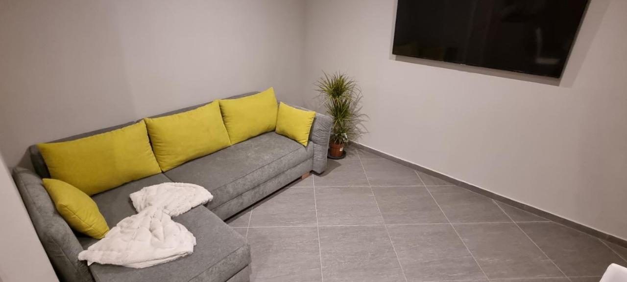 Hos-Cegledi Vendeghaz Miskolc -Oenallo Otthon, Mely Csak Az Oenoeke Εξωτερικό φωτογραφία