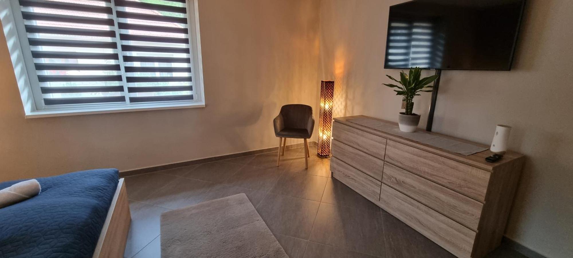 Hos-Cegledi Vendeghaz Miskolc -Oenallo Otthon, Mely Csak Az Oenoeke Εξωτερικό φωτογραφία